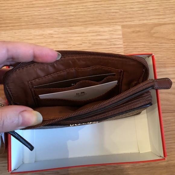 Leather wallet - Picture 3 of 5